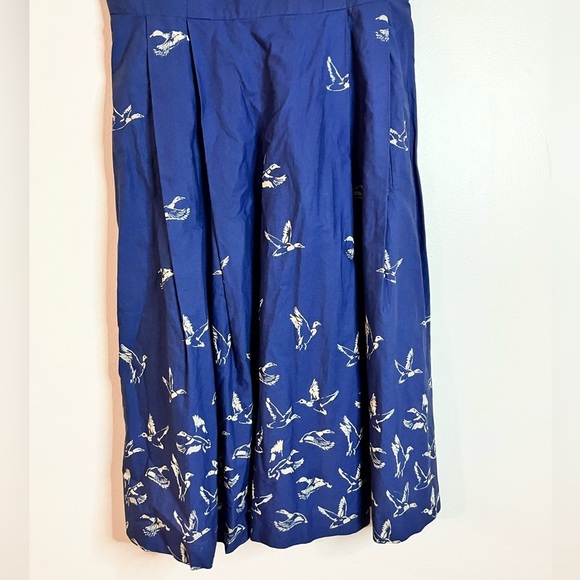L.L. Bean Signature Blue Sleeveless Fit & Flare Midi Dress w/ Bird Print Size 0 - Picture 11 of 16